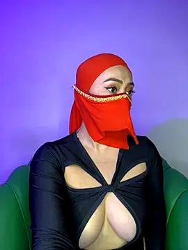 Snapshot of Aisha_Malek chatting on November 7, 2025, 7:47 pm Aisha Malek online show from November 7, 2025, 7:47 pm