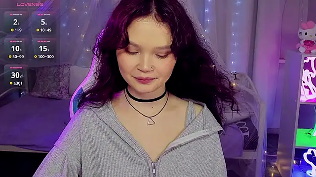 Snapshot of EmilyChaves chatting on April 22, 2026, 10:17 am EmilyChaves online show from April 22, 2026, 10:17 am