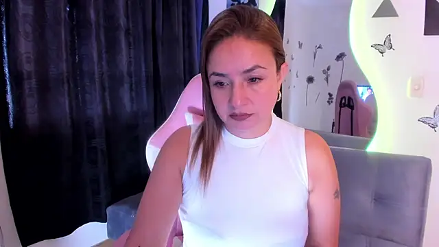 Snapshot of luciamature_ chatting on November 11, 2025, 7:36 pm luciamature online show from November 11, 2025, 7:36 pm