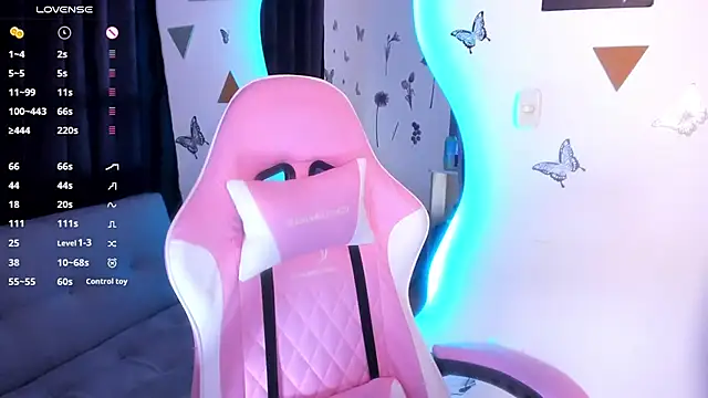 Snapshot of luciamature_ chatting on November 26, 2025, 9:05 pm luciamature online show from November 26, 2025, 9:05 pm