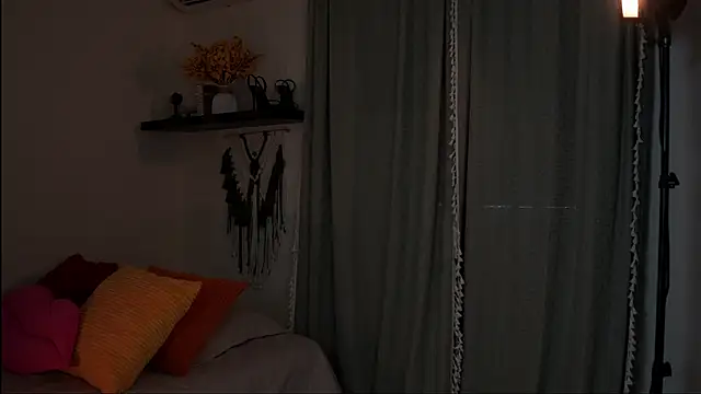 Snapshot of isabella-garcia- chatting on October 26, 2025, 6:36 pm isabella-garcia- online show from October 26, 2025, 6:36 pm