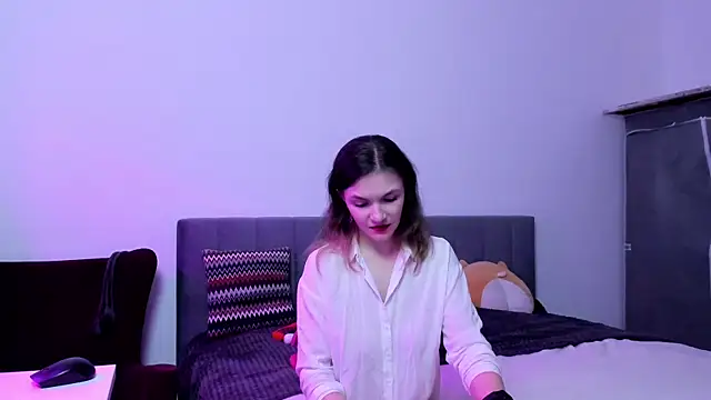 Katherine Twilight online show from November 14, 2025, 3:44 pm