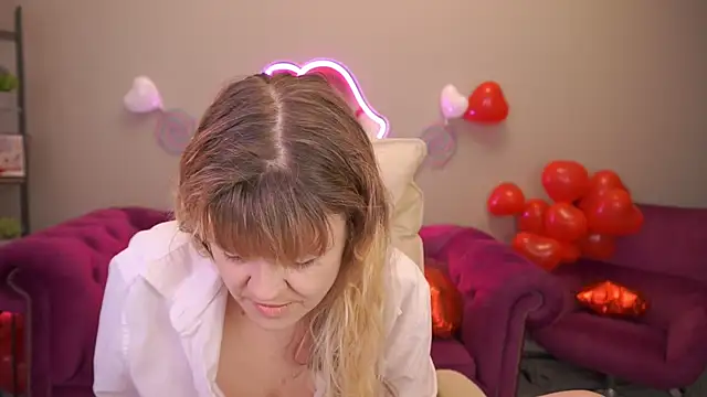 BellaLaPetit online show from February 21, 2026, 1:56 pm