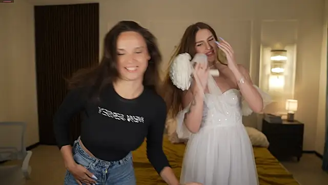 Snapshot of Goldie_Flame chatting on September 26, 2025, 6:45 pm Goldie Flame online show from September 26, 2025, 6:45 pm