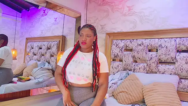 ZOLEY WATSON online show from November 28, 2025, 3:09 am