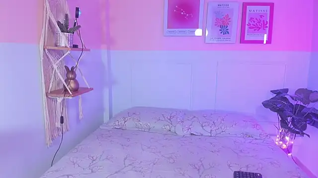 Camila Rivers online show from September 16, 2025, 12:06 pm