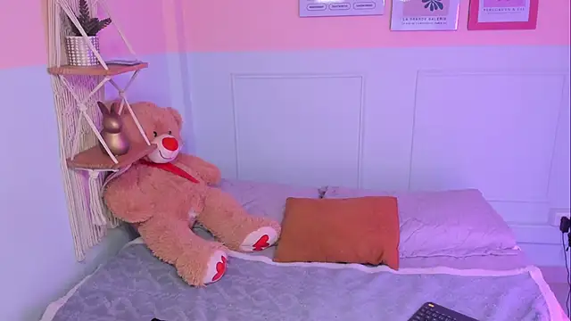 Camila Rivers online show from February 12, 2026, 4:18 am