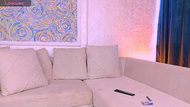 marrenaa online show from September 22, 2025, 4:03 am