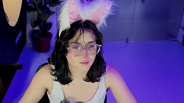 LiLLiAnderson online show from February 5, 2026, 11:37 am