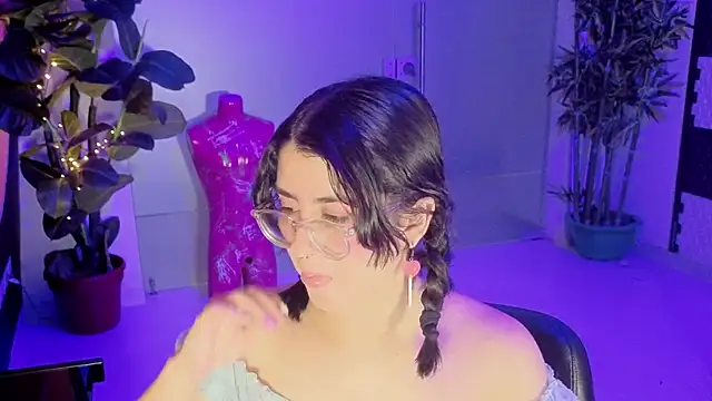 LiLLiAnderson online show from February 9, 2026, 11:47 am