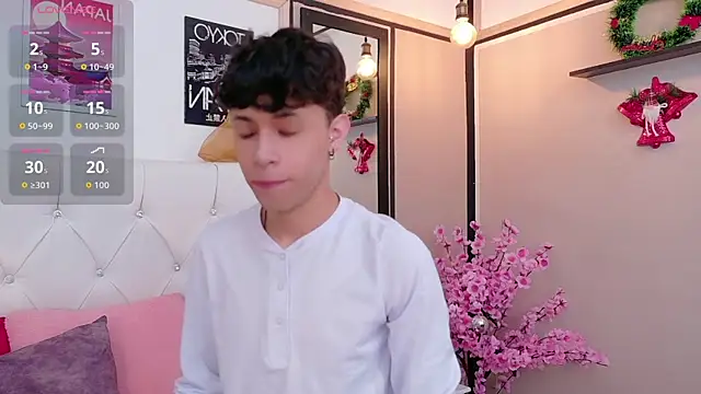 Axel  Evans online show from December 22, 2025, 1:08 pm