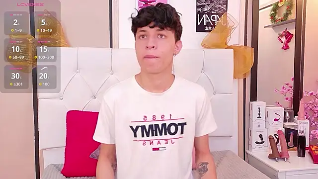 Axel  Evans online show from January 13, 2026, 12:21 pm