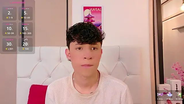 Axel  Evans online show from April 15, 2026, 12:23 pm