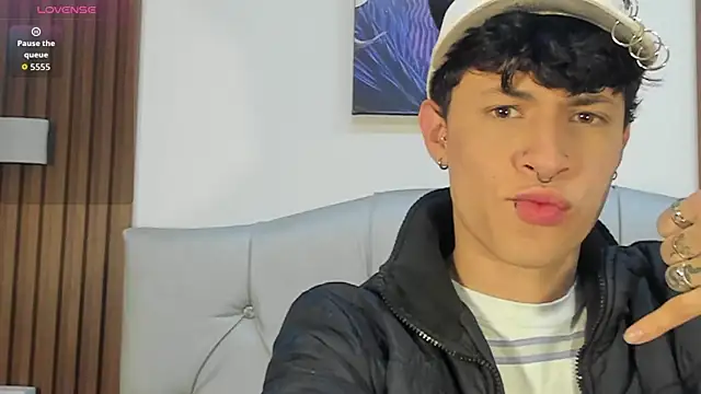 Snapshot of Axel__Evans chatting on May 30, 2026, 1:19 pm Axel Evans online show from May 30, 2026, 1:19 pm