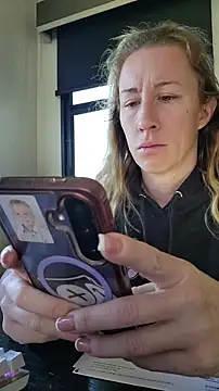 Snapshot of bmorganne420 chatting on January 15, 2026, 4:22 pm bmorganne420 online show from January 15, 2026, 4:22 pm