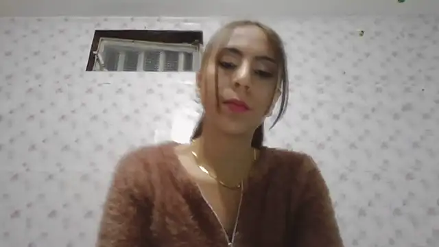 Snapshot of Roselingalvis13 chatting on February 5, 2026, 3:11 am Roselingalvis13 online show from February 5, 2026, 3:11 am