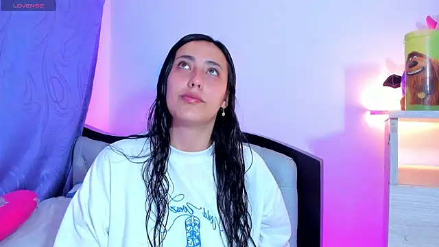 my aleja  online show from April 5, 2026, 1:03 am