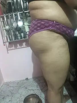 Snapshot of dhanshri143 chatting on May 18, 2026, 11:27 am dhanshri143 online show from May 18, 2026, 11:27 am