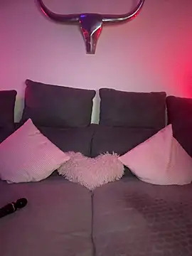 shortybig official online show from April 8, 2026, 4:12 am