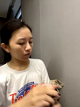 haiyan125216 online show from October 11, 2025, 9:19 am