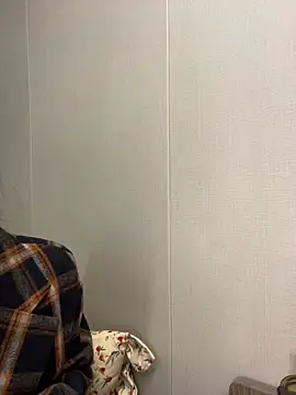 haiyan125216 online show from December 20, 2025, 7:37 am