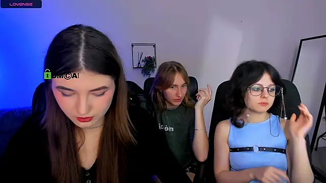 Snapshot of lissa_night chatting on September 21, 2025, 2:08 pm lissa night online show from September 21, 2025, 2:08 pm