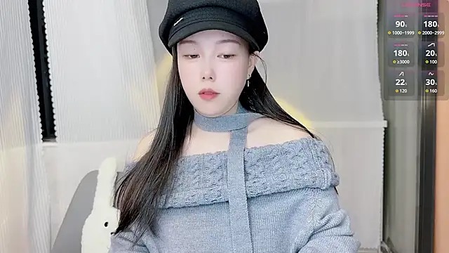 Bella Ava online show from December 1, 2025, 6:24 pm