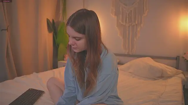 Lu  Lane online show from October 16, 2025, 8:26 am