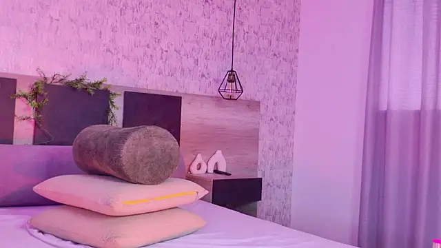 Snapshot of Celine_Lee chatting on February 14, 2026, 3:42 pm Celine Lee online show from February 14, 2026, 3:42 pm