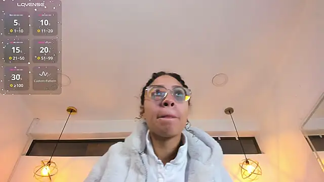 Hanna Cornee  online show from January 9, 2026, 11:57 am