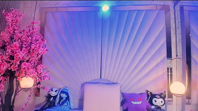 VesperVelvet online show from March 31, 2026, 4:35 am