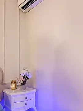 Kaylachannell online show from November 11, 2025, 3:50 am