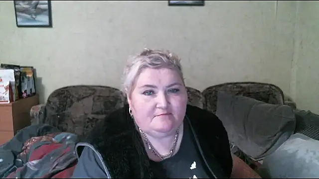 Snapshot of Lana555 chatting on March 9, 2025, 4:00 pm Lana555 online show from March 9, 2025, 4:00 pm