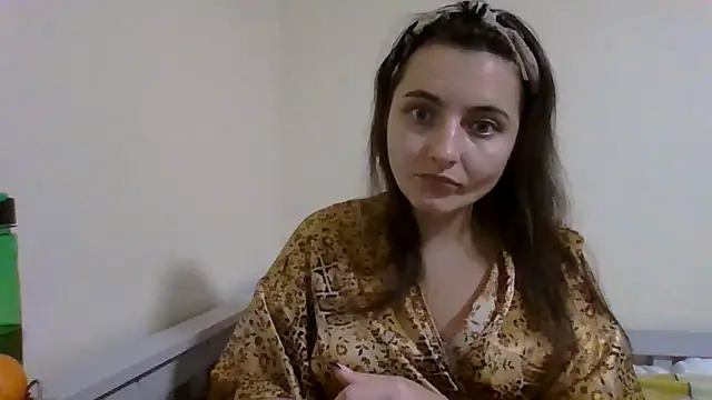 Snapshot of DInaraXRose chatting on October 6, 2025, 7:00 pm DInaraXRose online show from October 6, 2025, 7:00 pm