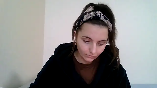 Snapshot of DInaraXRose chatting on October 16, 2025, 10:16 am DInaraXRose online show from October 16, 2025, 10:16 am