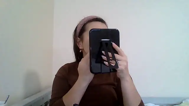 Snapshot of DInaraXRose chatting on October 21, 2025, 9:32 am DInaraXRose online show from October 21, 2025, 9:32 am