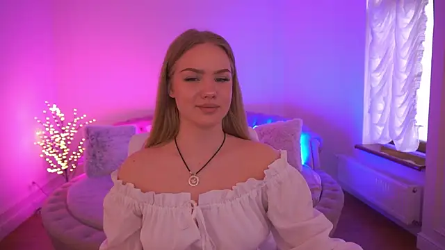 Snapshot of CelesteNoir chatting on February 2, 2026, 8:13 am CelesteNoir online show from February 2, 2026, 8:13 am