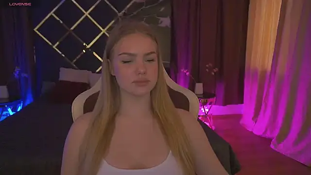 Snapshot of CelesteNoir chatting on February 5, 2026, 9:03 am CelesteNoir online show from February 5, 2026, 9:03 am