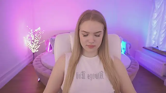 Snapshot of CelesteNoir chatting on February 12, 2026, 8:53 am CelesteNoir online show from February 12, 2026, 8:53 am