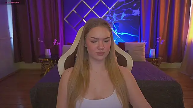 Snapshot of CelesteNoir chatting on February 20, 2026, 8:27 am CelesteNoir online show from February 20, 2026, 8:27 am