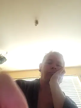 piercingpik online show from April 17, 2026, 9:45 am