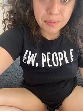 Snapshot of Lucy_YupiSweet chatting on November 18, 2025, 4:44 pm Lucy YupiSweet online show from November 18, 2025, 4:44 pm