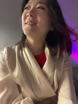 AikoYamada online show from November 8, 2025, 6:13 am