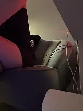 AikoYamada online show from November 25, 2025, 6:13 am