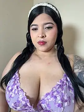 Snapshot of Vliacoooper2 chatting on April 3, 2026, 10:57 am Vliacoooper2 online show from April 3, 2026, 10:57 am