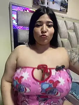 Snapshot of Vliacoooper2 chatting on April 15, 2026, 3:13 am Vliacoooper2 online show from April 15, 2026, 3:13 am