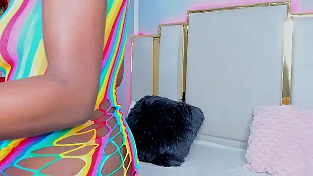 Aurora-Queen online show from October 7, 2025, 7:55 pm