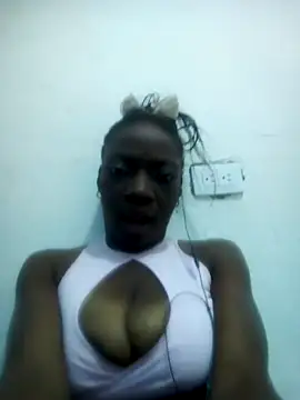 Aurora-Queen online show from October 31, 2025, 6:03 am