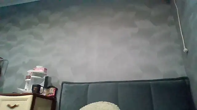 Snapshot of Jugira chatting on December 4, 2025, 11:35 pm Jugira online show from December 4, 2025, 11:35 pm