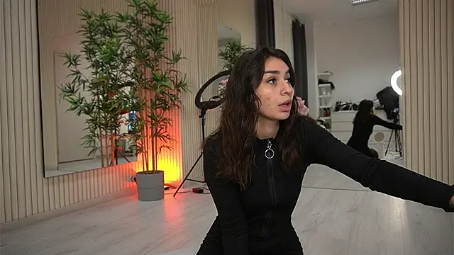 Snapshot of EmmaBlanco chatting on October 23, 2025, 7:12 pm EmmaBlanco online show from October 23, 2025, 7:12 pm